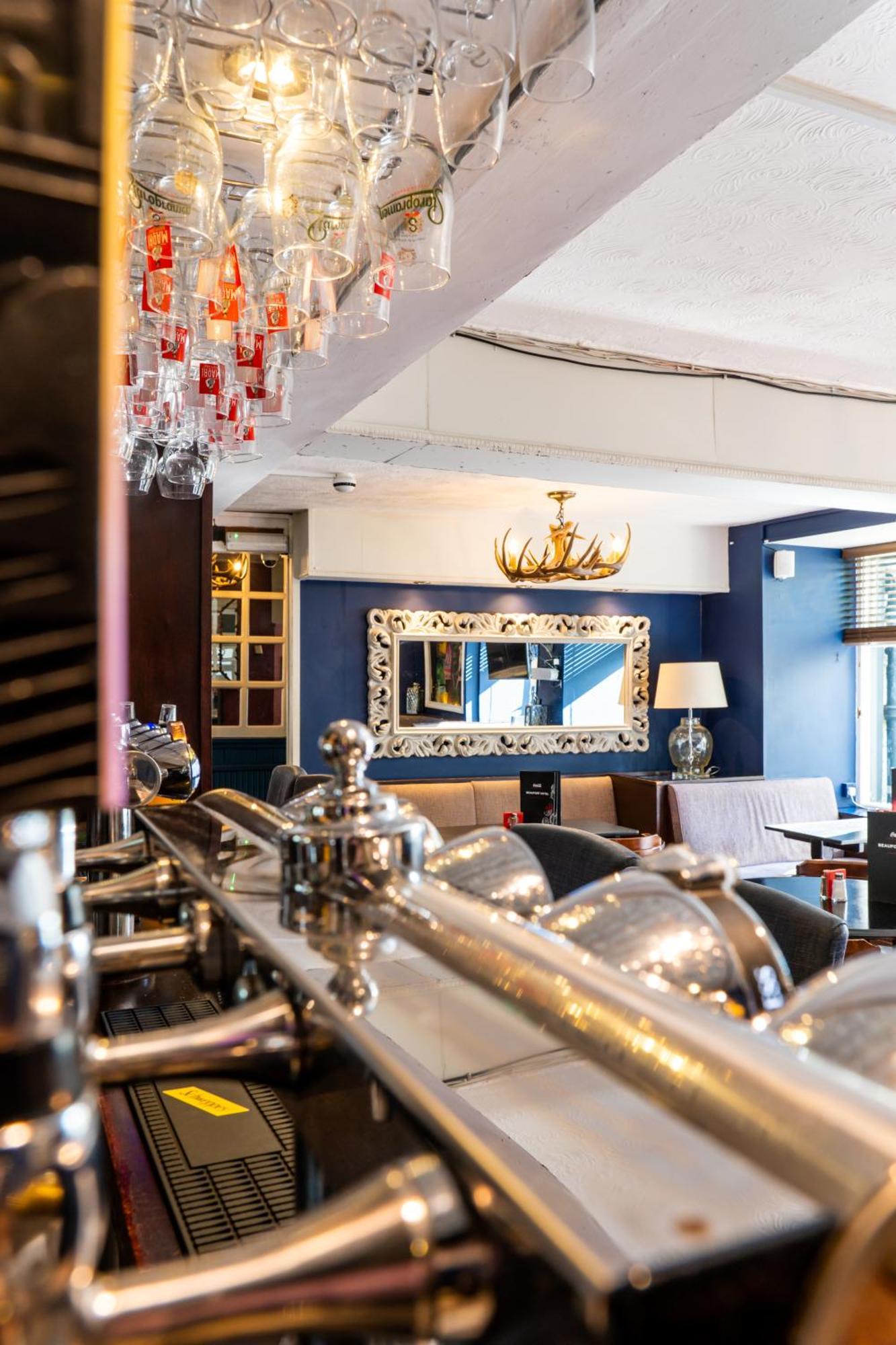 The Beaufort Hotel Chepstow Exterior photo